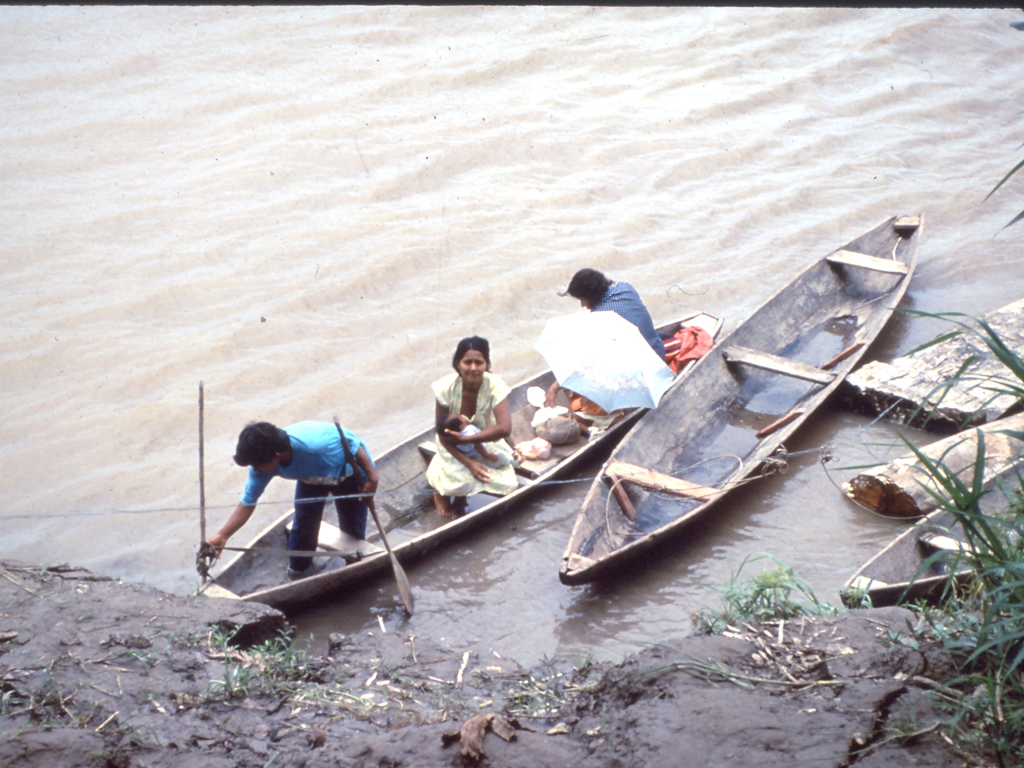 Canoe arriving at the clinic